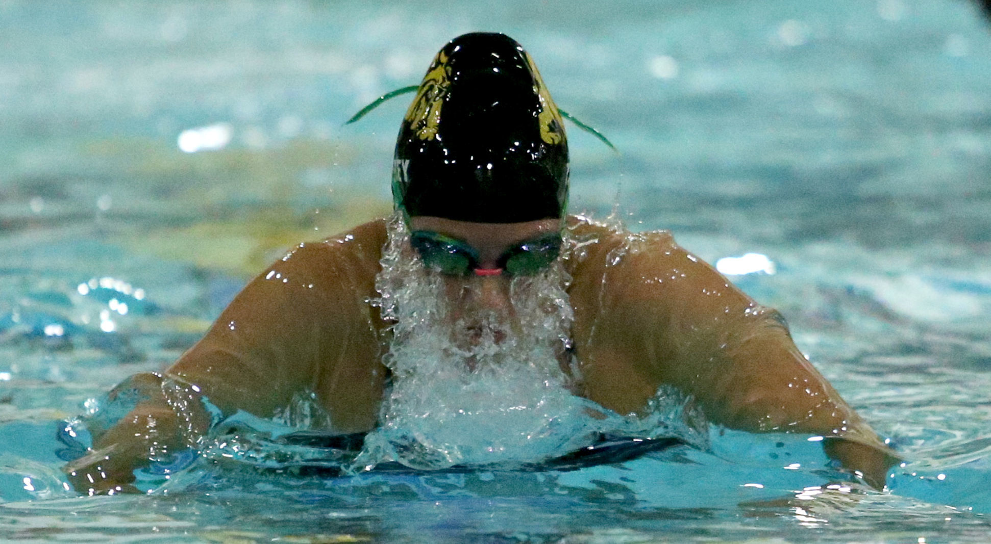 100218-Bett-PV-Swimming-002